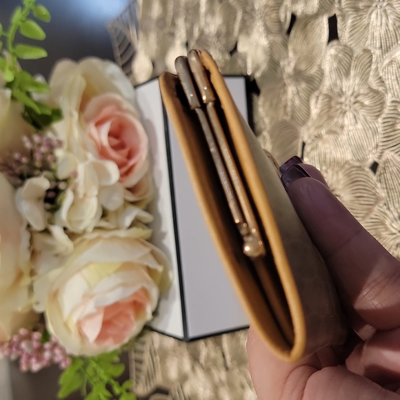 Authentic Celine kisslock wallet - Picture 3 of 8